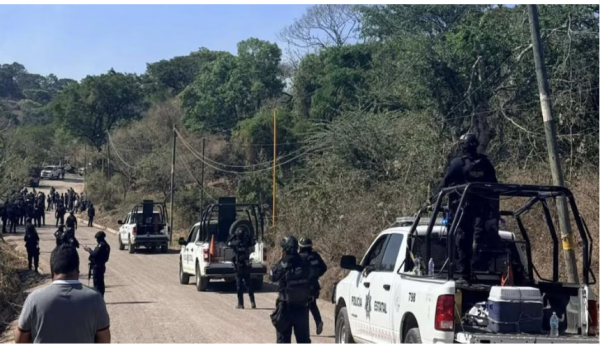 Los Ardillos usan a pobladores de Chilpancingo como “barricada humana” tras agredir a militares: Defensa detuvo a dos
